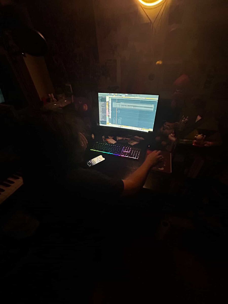 Electronic Studio Setup by young_boogiepop featuring Image-Line FL Studio, Casio Privia PX-S1100, and Focusrite Scarlett Solo