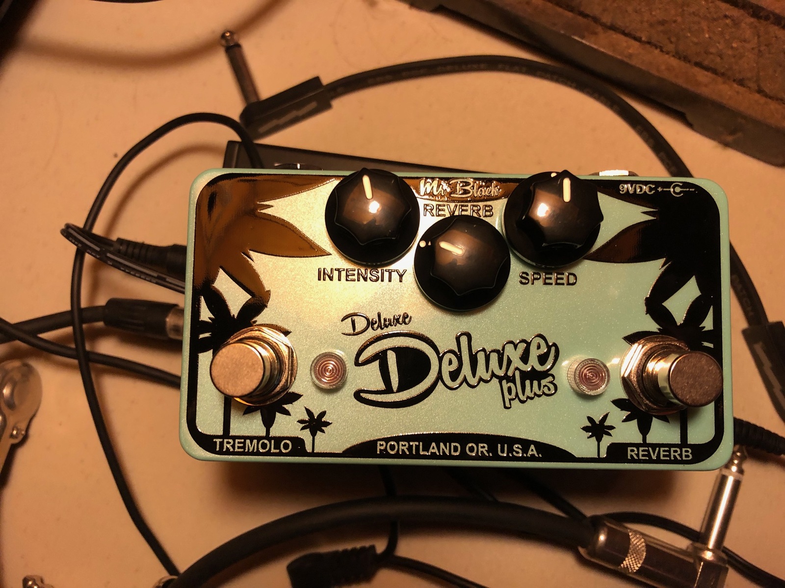 Pedalboard by cedargladeguitars featuring Mr. Black Deluxe Deluxe Plus