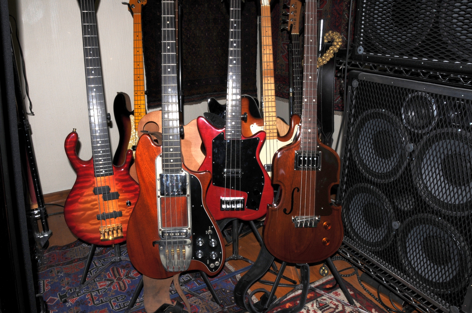 Music Gear Setup by jonlars featuring Pedulla MVP Custom Paint, Ovation Magnum II, and Gretsch 7627 TK300 Bass and 5 more pieces of gear