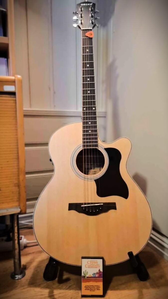 Music Gear Setup by lars_gustav_larsson featuring Gecko Musical Intrument Co Gecko GF-40EQ Electro Acoustic Guitar, Dunlop Tortex Standard 0.60mm Guitar Picks, and Ernie Ball Earthwood Phosphor Bronze Acoustic Guitar Strings (12-54)