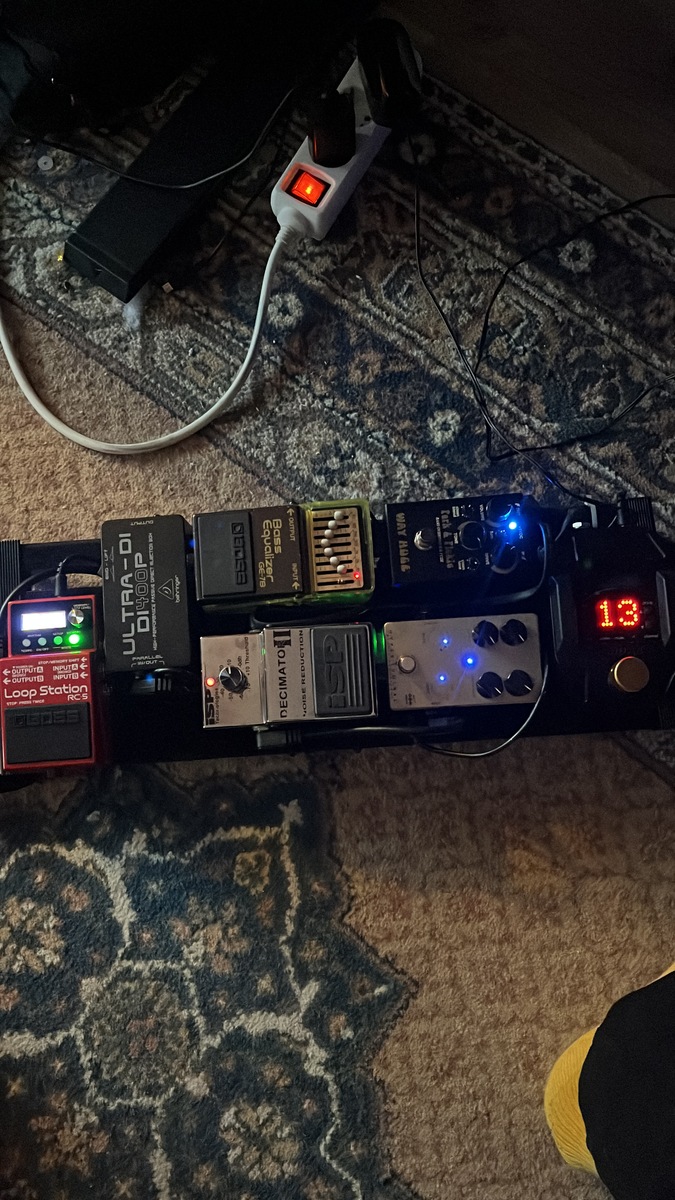 Metal Pedalboard by marijn_borsboom0108 featuring Shure GLXD16, Way Huge WHE214 Pork and Pickle Overdrive & Fuzz, and Darkglass Electronics Hyper Luminal Hybrid Compressor and 4 more pieces of gear
