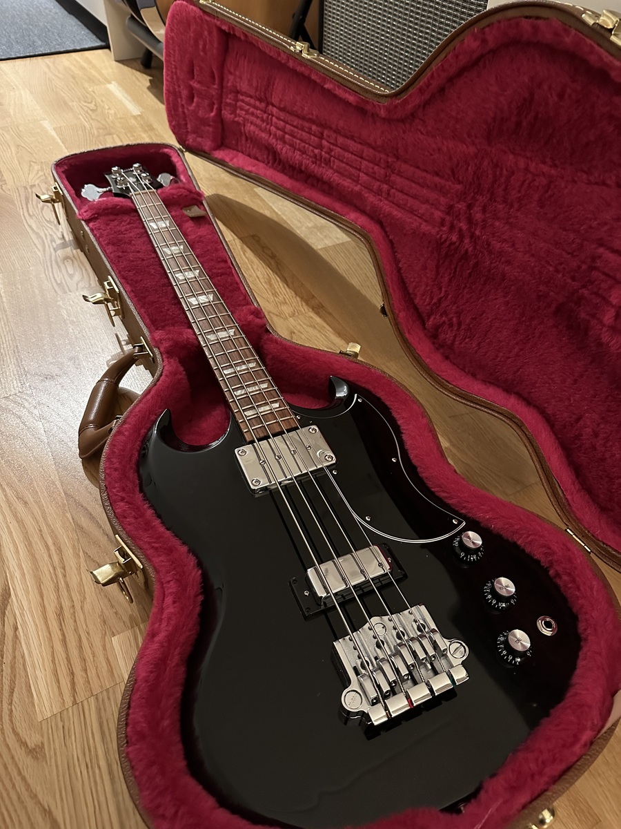 Music Gear Setup by abrahamzetz featuring Gibson SG Bass