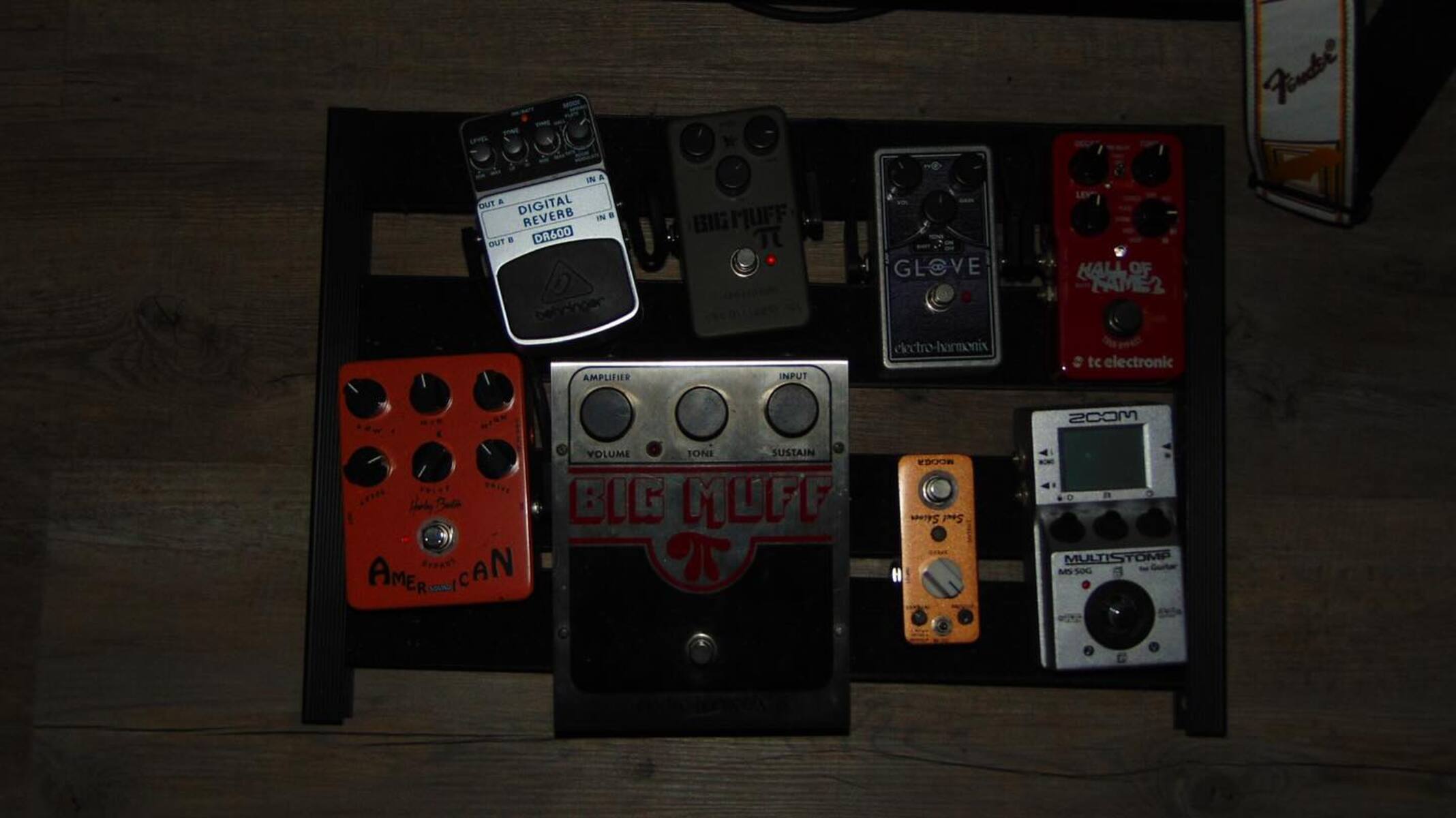 Pedalboard by uxbie featuring Electro-Harmonix Big Muff Pi, Electro-Harmonix Green Russian Big Muff Reissue, and Joyo JF-14 American Sound and 5 more pieces of gear