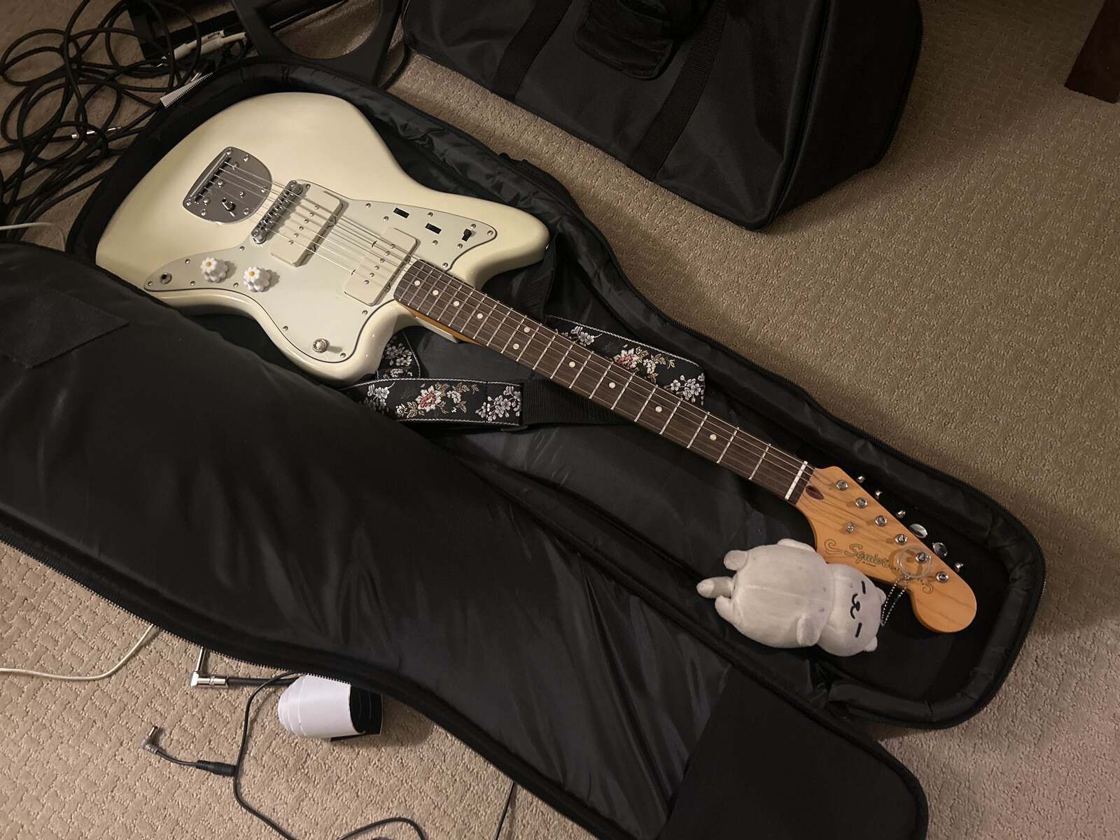 Music Gear Setup by nightmaracausal featuring Squier J Mascis Jazzmaster
