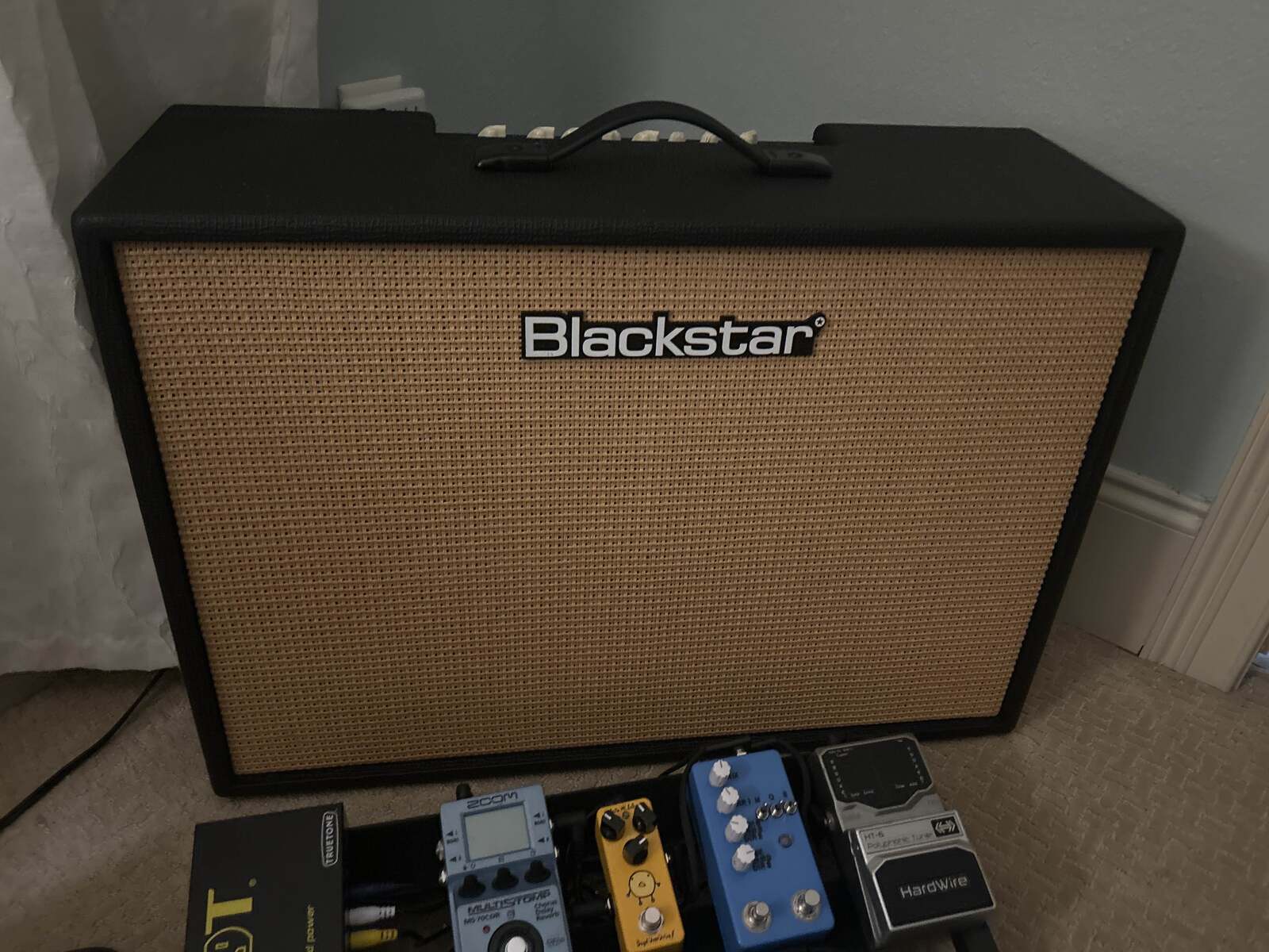 Amp Rig by nightmaracausal featuring Blackstar Debut 100R 2 x 12-inch 100-watt Combo Amp