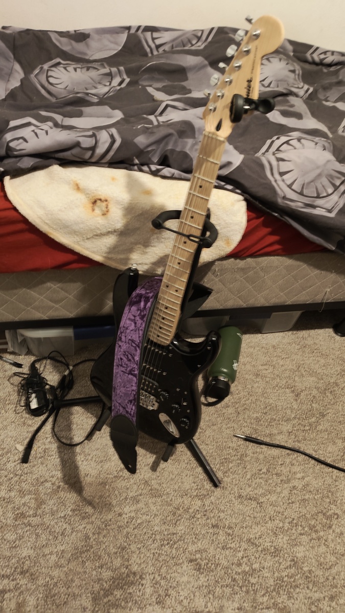 Music Gear Setup by happy featuring Squier Sonic Stratocaster HSS Electric Guitar