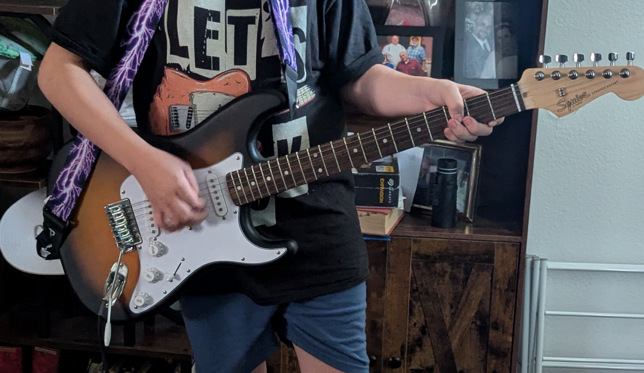 Blues Music Gear Setup by eliwells featuring Fender Stratocaster American Standard