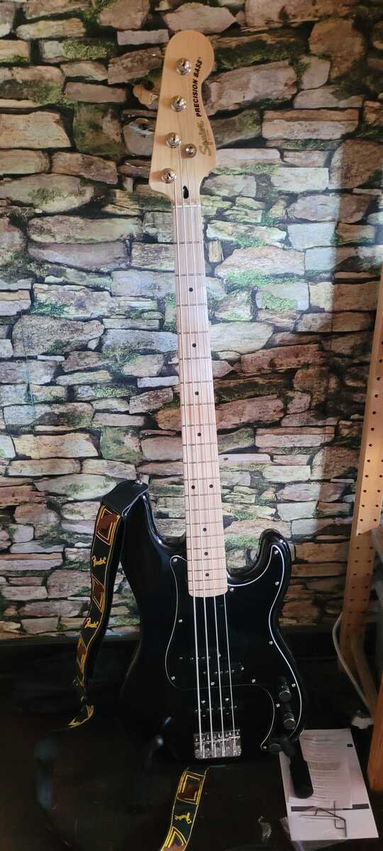 Music Gear Setup by vina featuring Squier Precision Affinity PJ