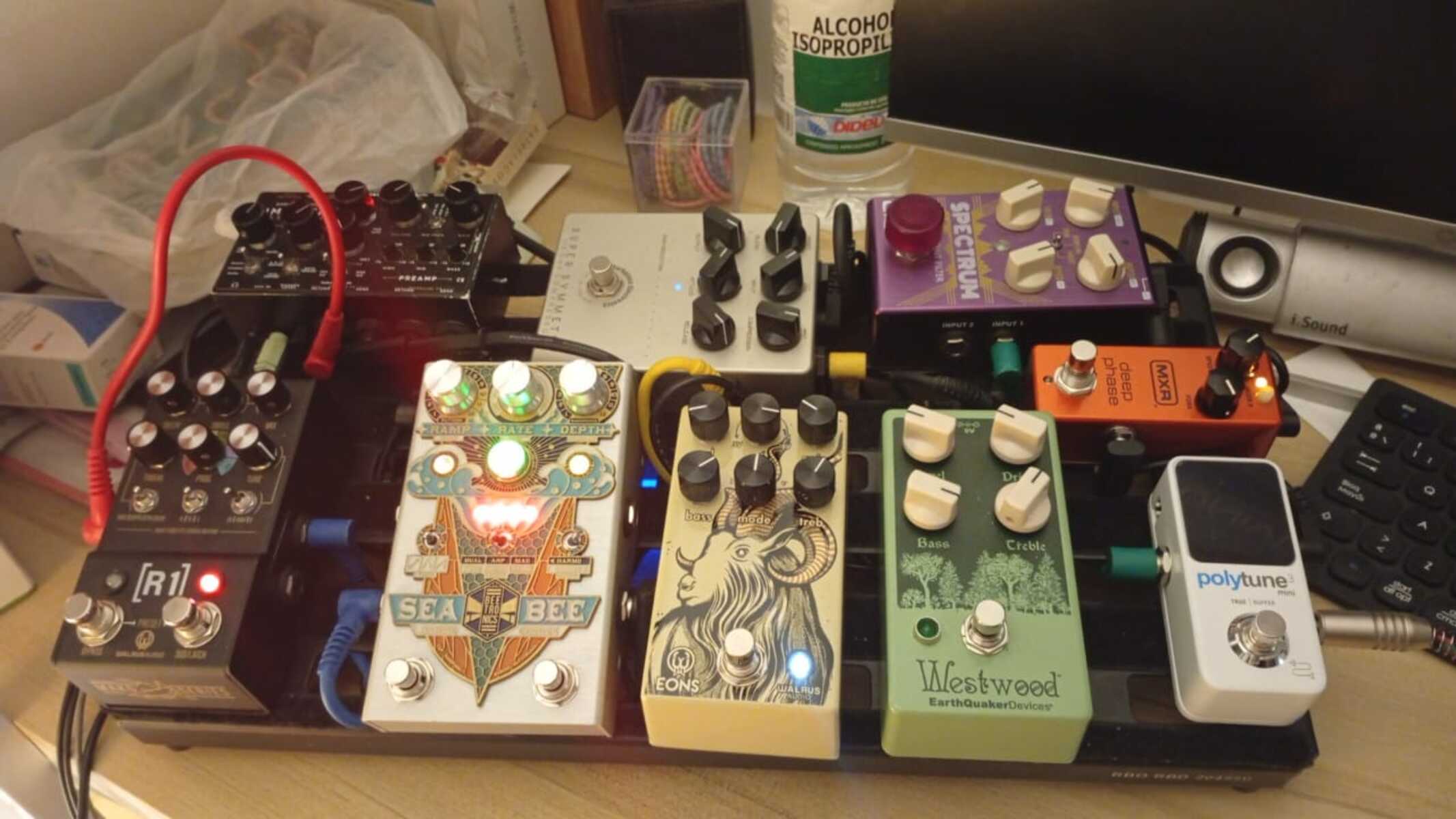 Country Pedalboard by emithebee featuring DSM & Humboldt Electronics Electronics Simplifier Bass Station Zero Watt Analog Bass Preamp, Beetronics Seabee Harmochorus, and Walrus Audio Eons 5-state Fuzz Pedal and 6 more pieces of gear