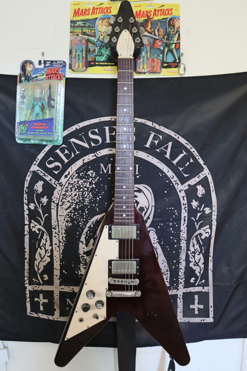 Music Gear Setup by pillowpants featuring 2018 Left Handed Gibson Flying V