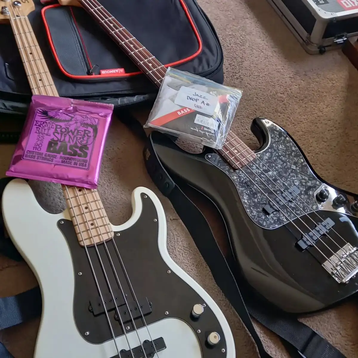 Music Gear Setup by the_fazz featuring Squier Precision Affinity PJ and Squier Jazz Affinity
