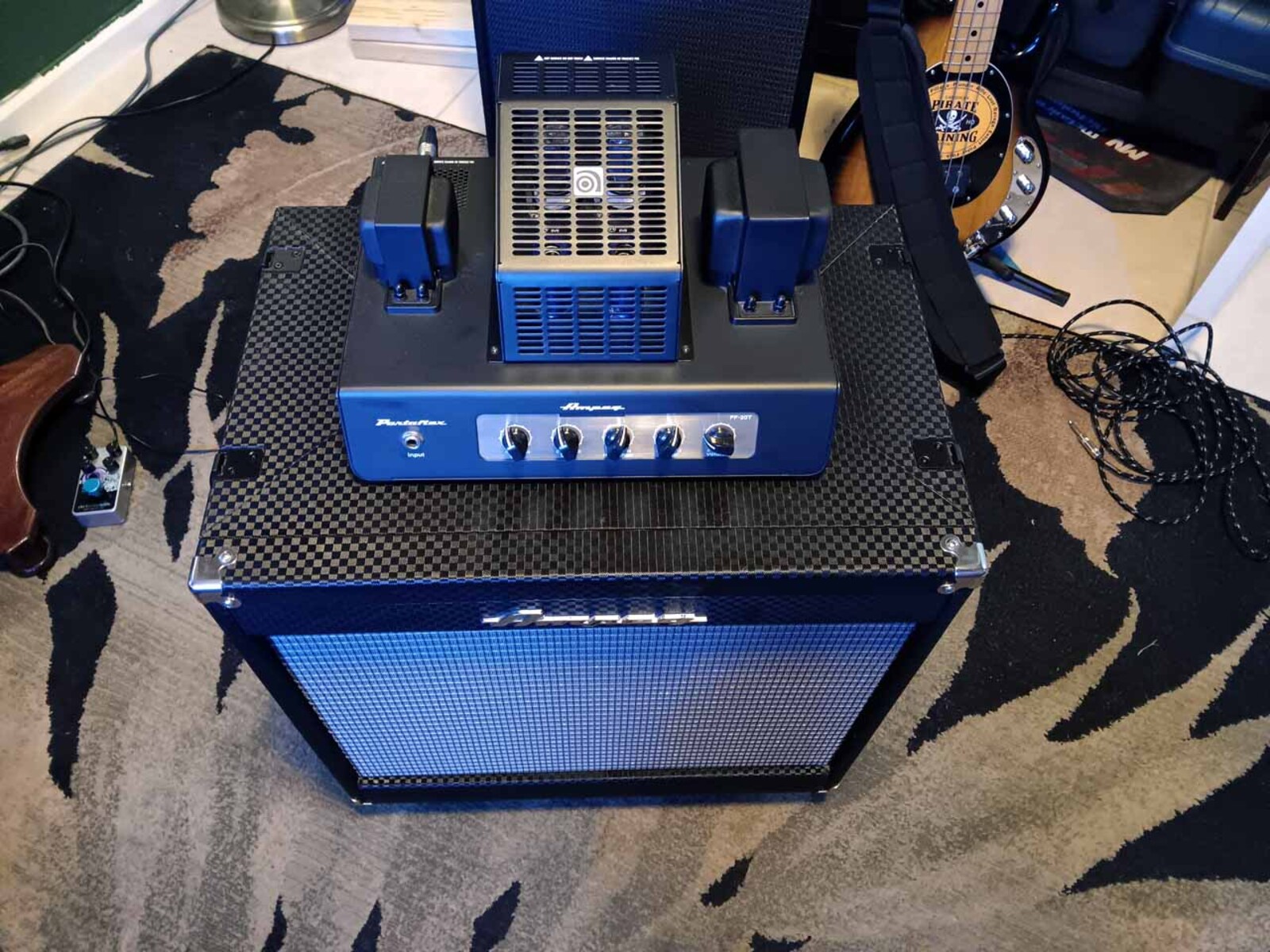 Amp Rig by jeremy_crockett featuring Ampeg PF-20T Bass Head and Ampeg Portaflex PF115HE