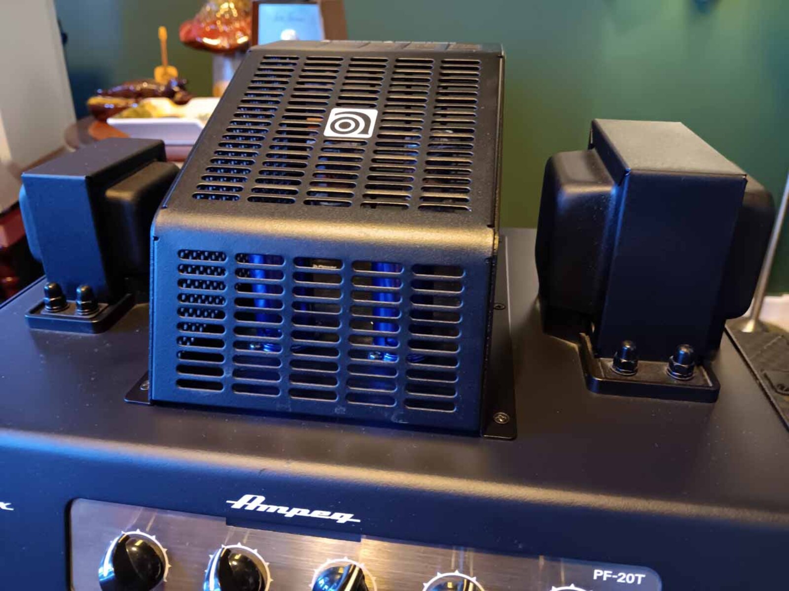 Amp Rig by jeremy_crockett featuring Ampeg PF-20T Bass Head