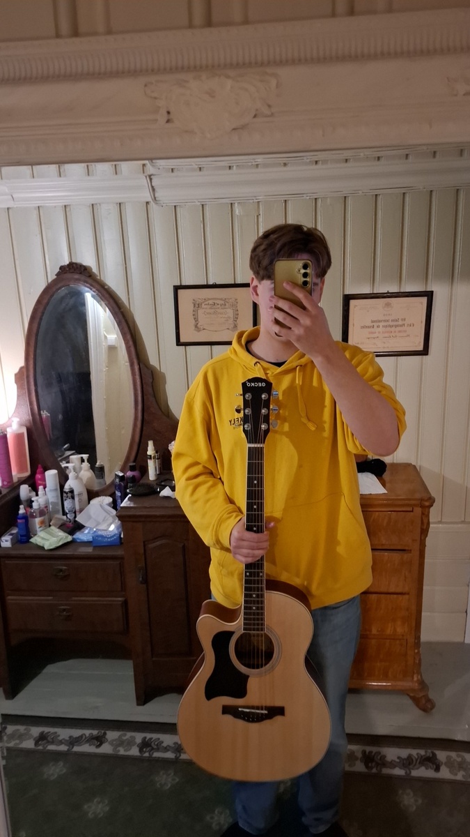 Music Gear Setup by lars_gustav_larsson featuring Gecko Musical Intrument Co Gecko GF-40EQ Electro Acoustic Guitar