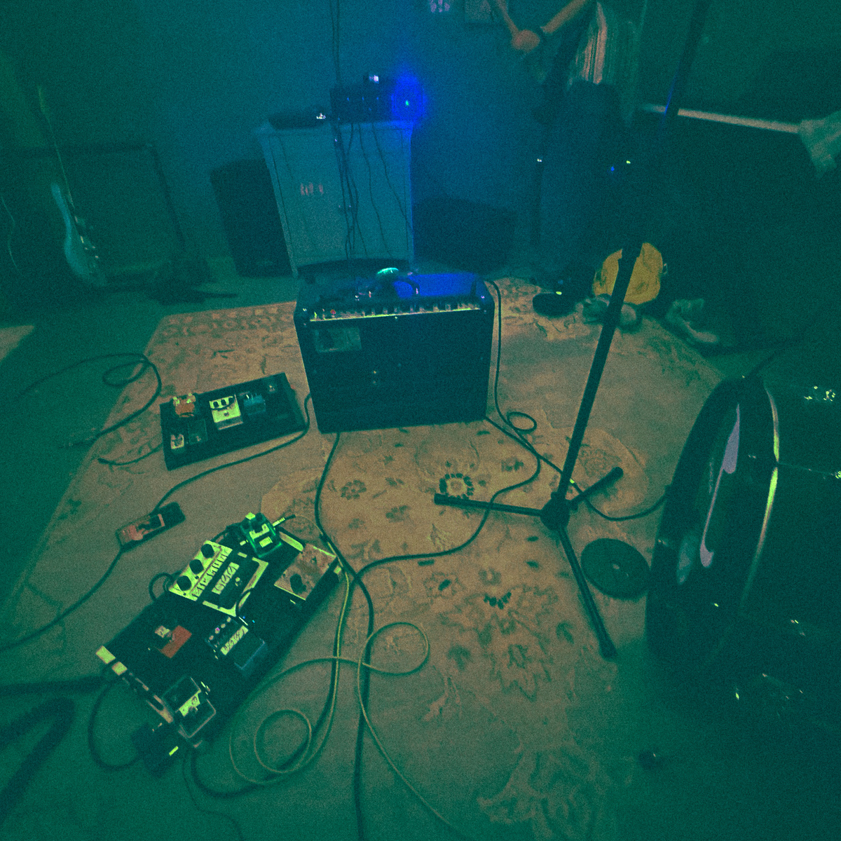 Electronic Studio Setup by parker_p featuring Ibanez TS808 Tube Screamer, Electro-Harmonix Big Muff Pi, and MXR M102 Dyna Comp and 12 more pieces of gear