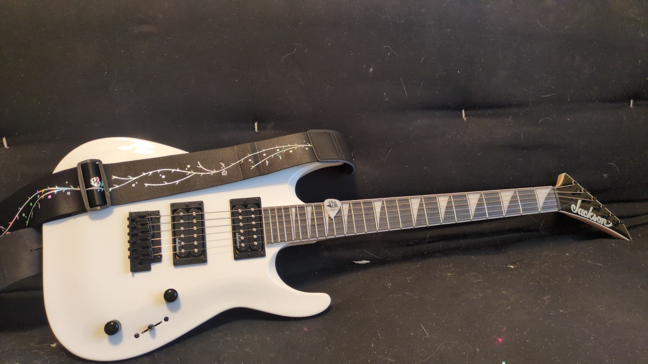 Jackson Music Gear Setup by astrid_o featuring Jackson JS22 Dinky and Ibanez Tim Henson TOD Guitar Strap