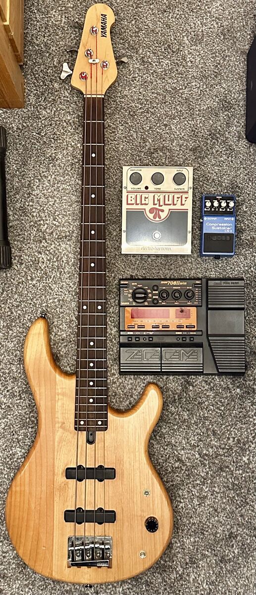 Pedalboard by drw72 featuring Yamaha Bass Guitar, Electro-Harmonix Big Muff Pi, and Boss CS-3 Compression Sustainer and 2 more pieces of gear