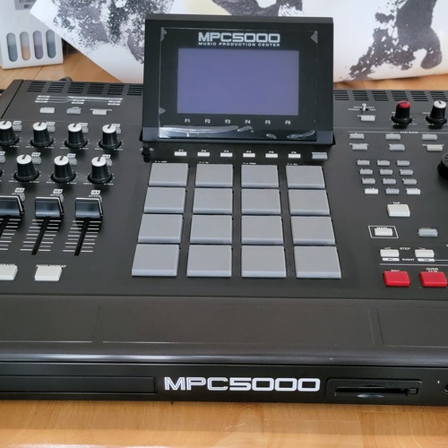 Akai MPC 5000 - What To Know & Where To Buy | Equipboard