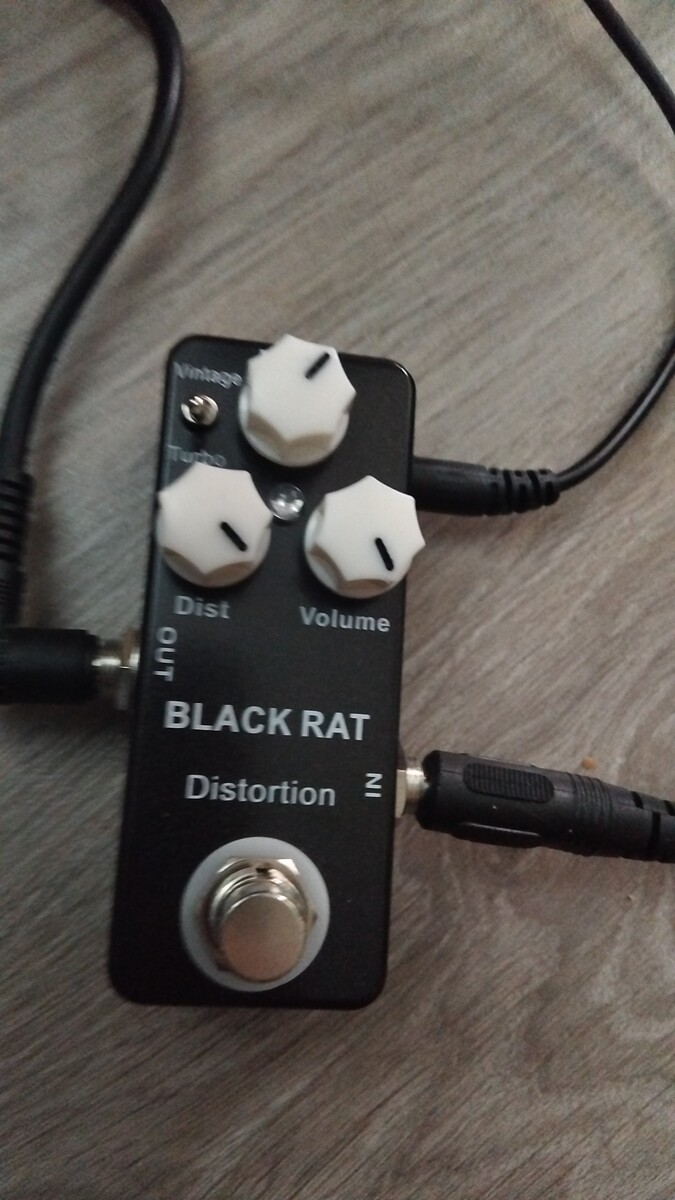 Pedalboard by empirecrunner featuring Mosky Black Rat Distortion