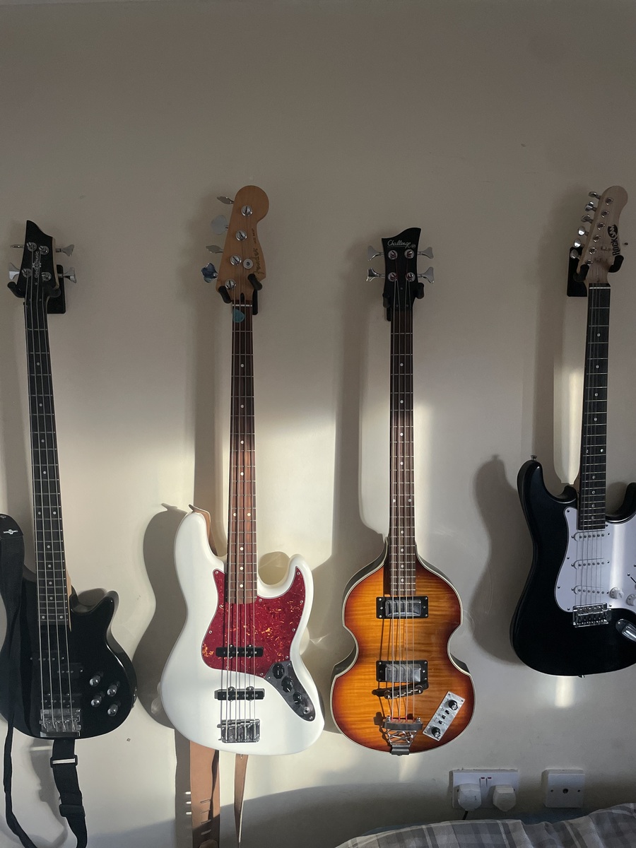 Höfner Music Gear Setup by danielkirk featuring Fender Jazz Bass MIM and Höfner 500/1 Ignition