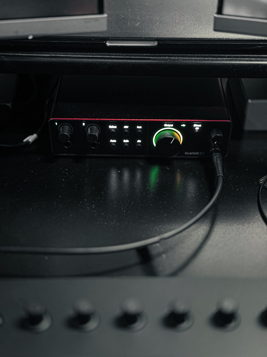Music Gear Setup by mence featuring Focusrite Scarlett 2i2 4th Gen USB Audio Interface