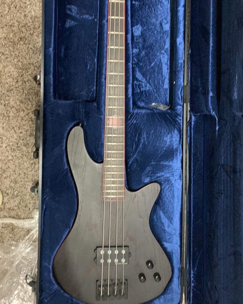 Music Gear Setup by camix featuring Schecter Sam Bettley Signature Stiletto Bass