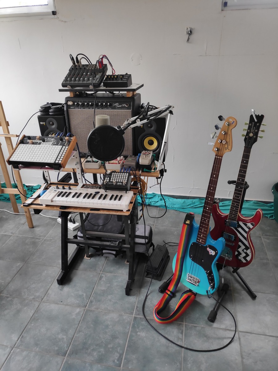 Fender Amp Rig by genaro_de_sia_coppola featuring Eastwood Sidejack DLX, Fender Super Champ XD, and Synthstrom Deluge and 2 more pieces of gear