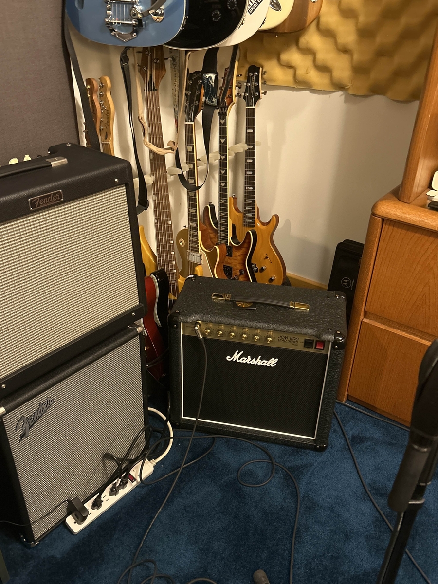 Electronic Studio Setup by unlivedmemories featuring Marshall JCM800 SC20C, Fender Blues Junior IV, and Fender Rumble 100 and 2 more pieces of gear