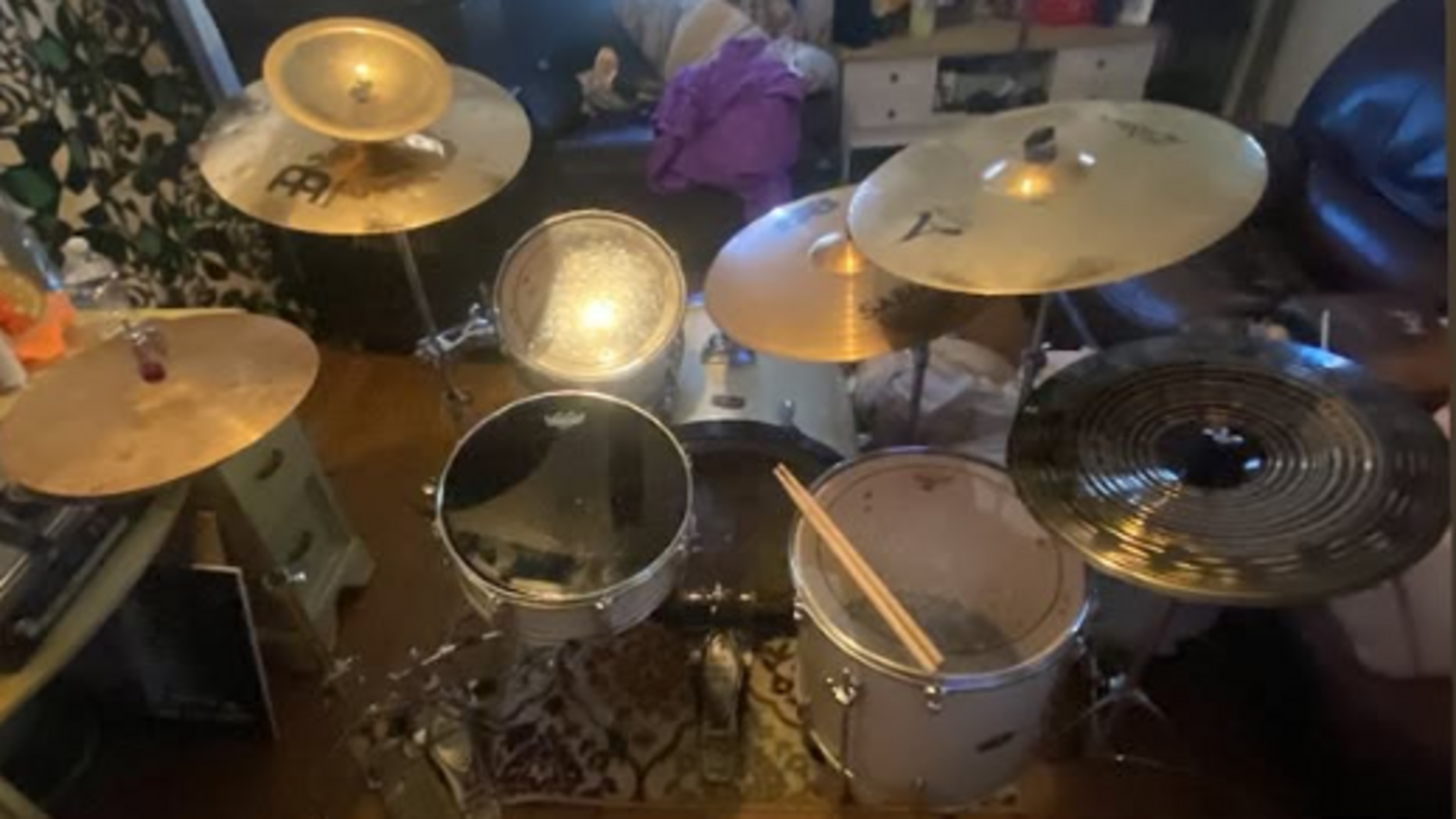 Metal Drum Kit by bigboimoves5 featuring Meinl 18'' Classics Custom Exreme Metal Crash, Zildjian 9.5'' Zil-Bel, and Sabian B8 20" Ride Cymbal and 6 more pieces of gear