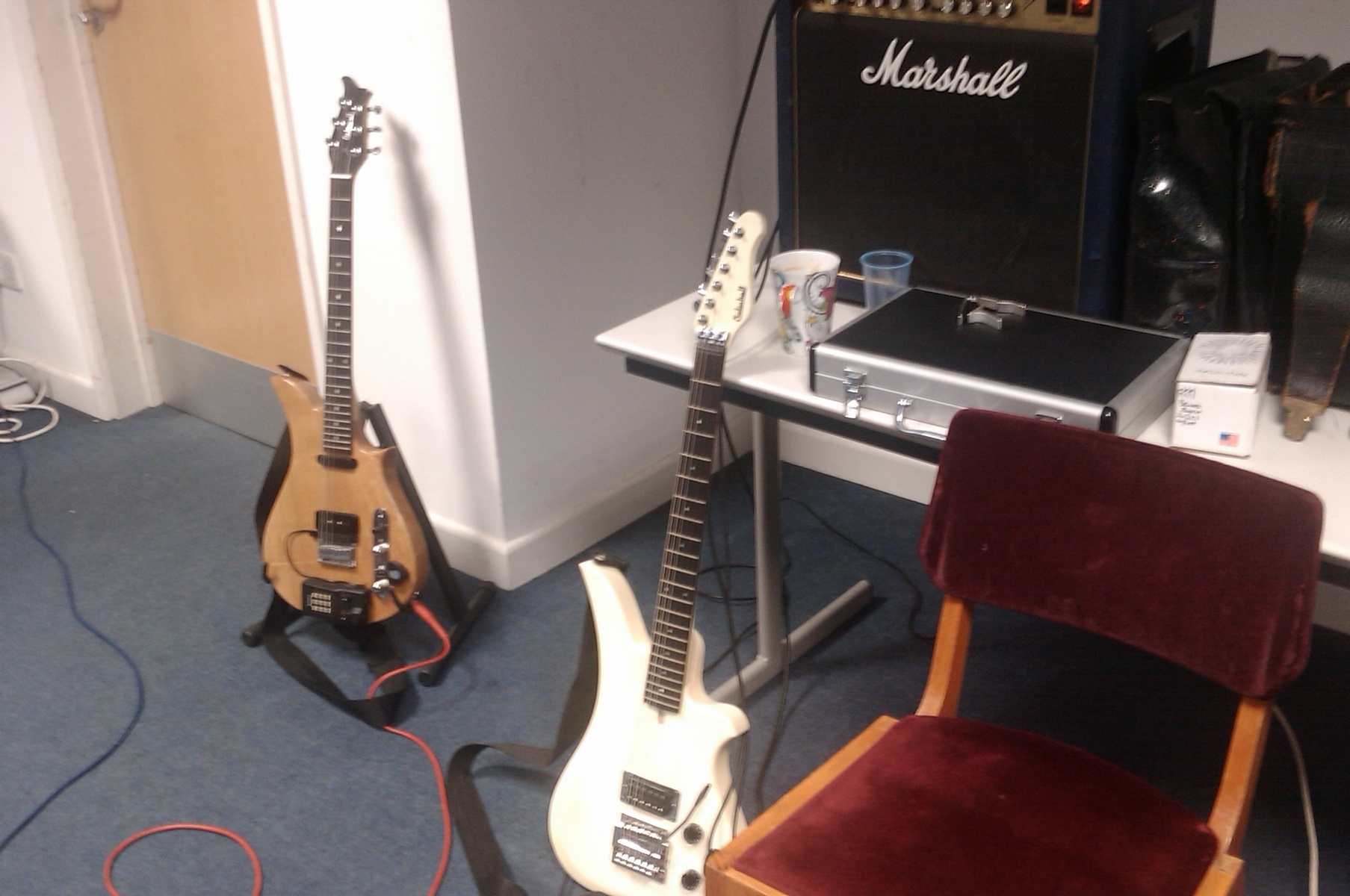 Eccleshall Music Gear Setup by beeflin featuring Eccleshall Scimitar, Eccleshall Barracuda, and Marshall 6101LM Combo