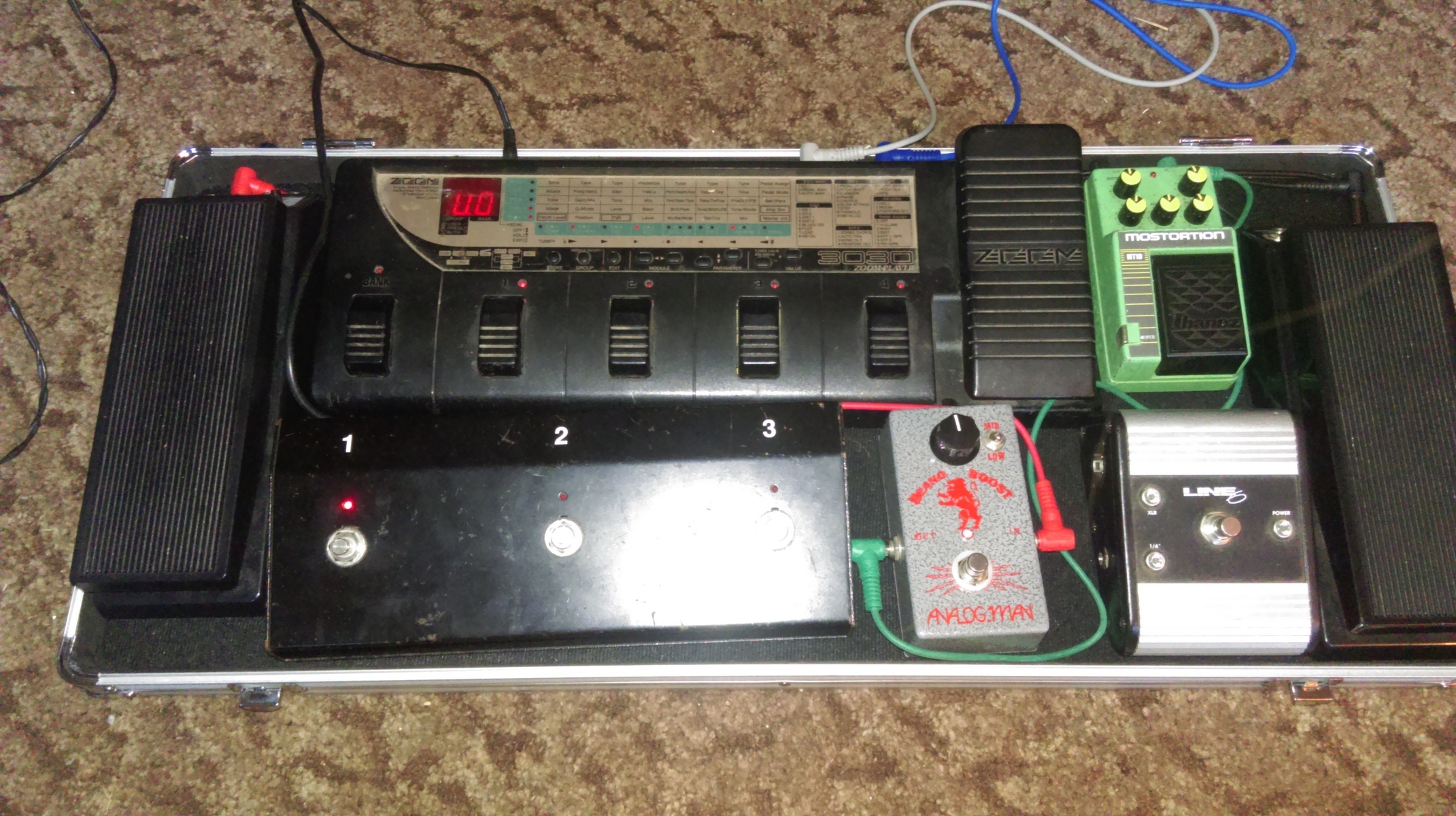 Country Pedalboard by beeflin featuring Zoom 3030, Analog Man Beano Boost, and Ibanez MT10 Mostortion and 3 more pieces of gear