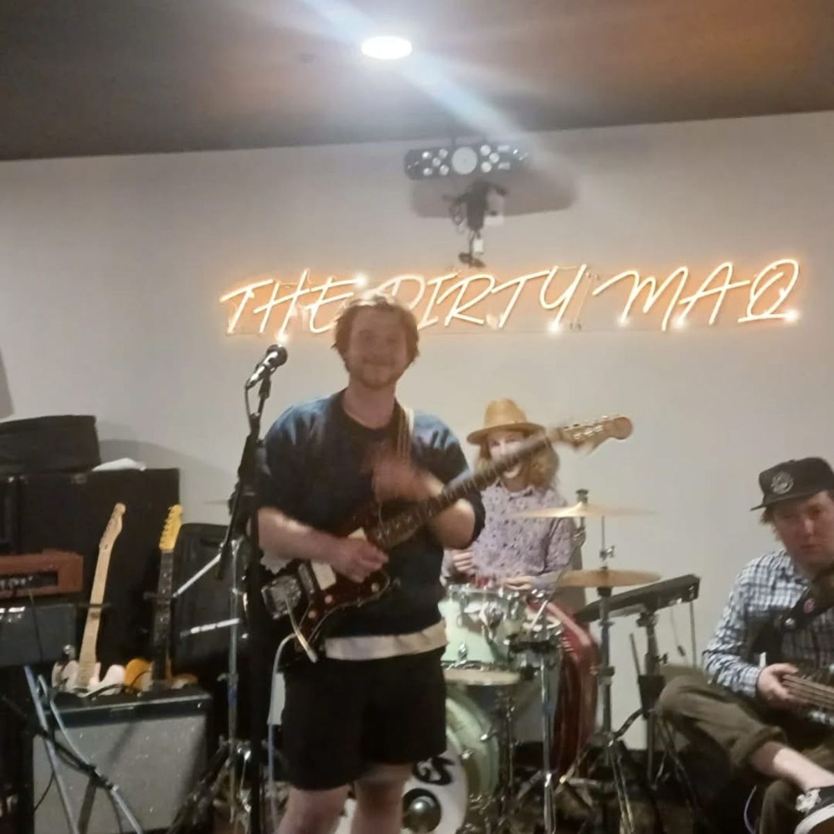 Live Rig by dazedjames featuring Zildjian 14'' K Hi Hats, Ludwig Acrolite 5x14 Snare Drum, and Fender Jazzmaster Classic Player and 5 more pieces of gear