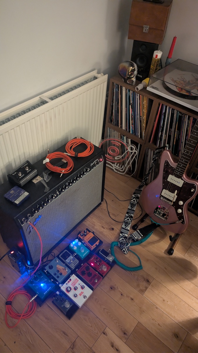 Fender Pedalboard by bazcryan featuring Fender Champion 100 and Squier CV 60s Jazzmaster LRL