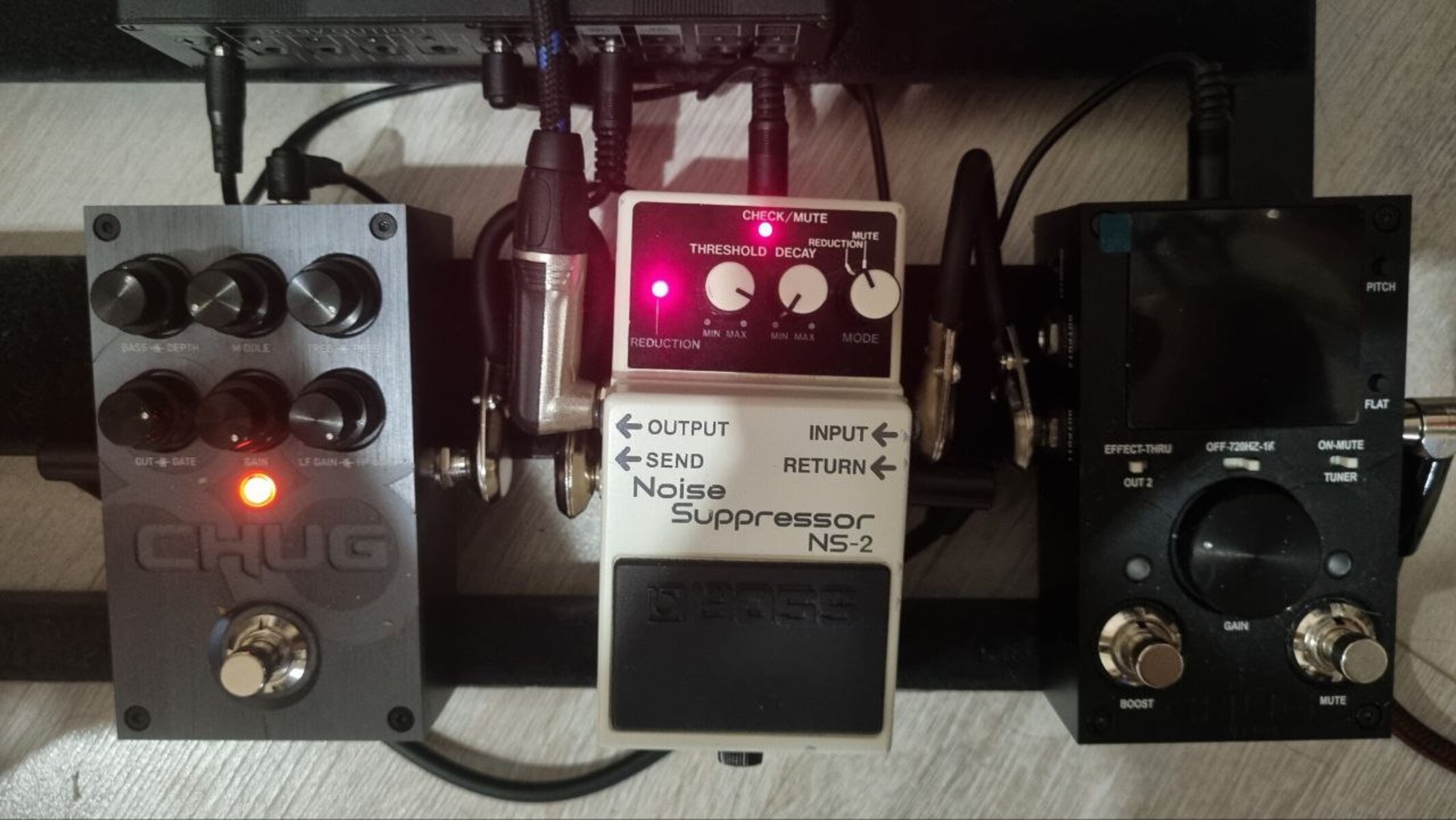 Metal Pedalboard by polarius17 featuring Solar Chug Distortion, Boss NS-2 Noise Suppressor, and Solar Chug Tuner+ Stage Tuner with Boost