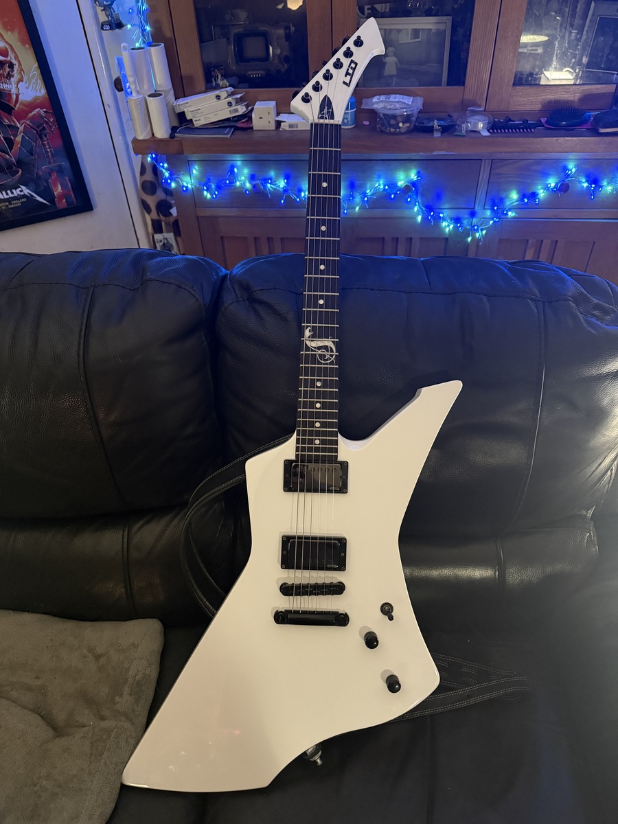 Music Gear Setup by callummccaul featuring ESP LTD James Hetfield Snakebyte Electric Guitar