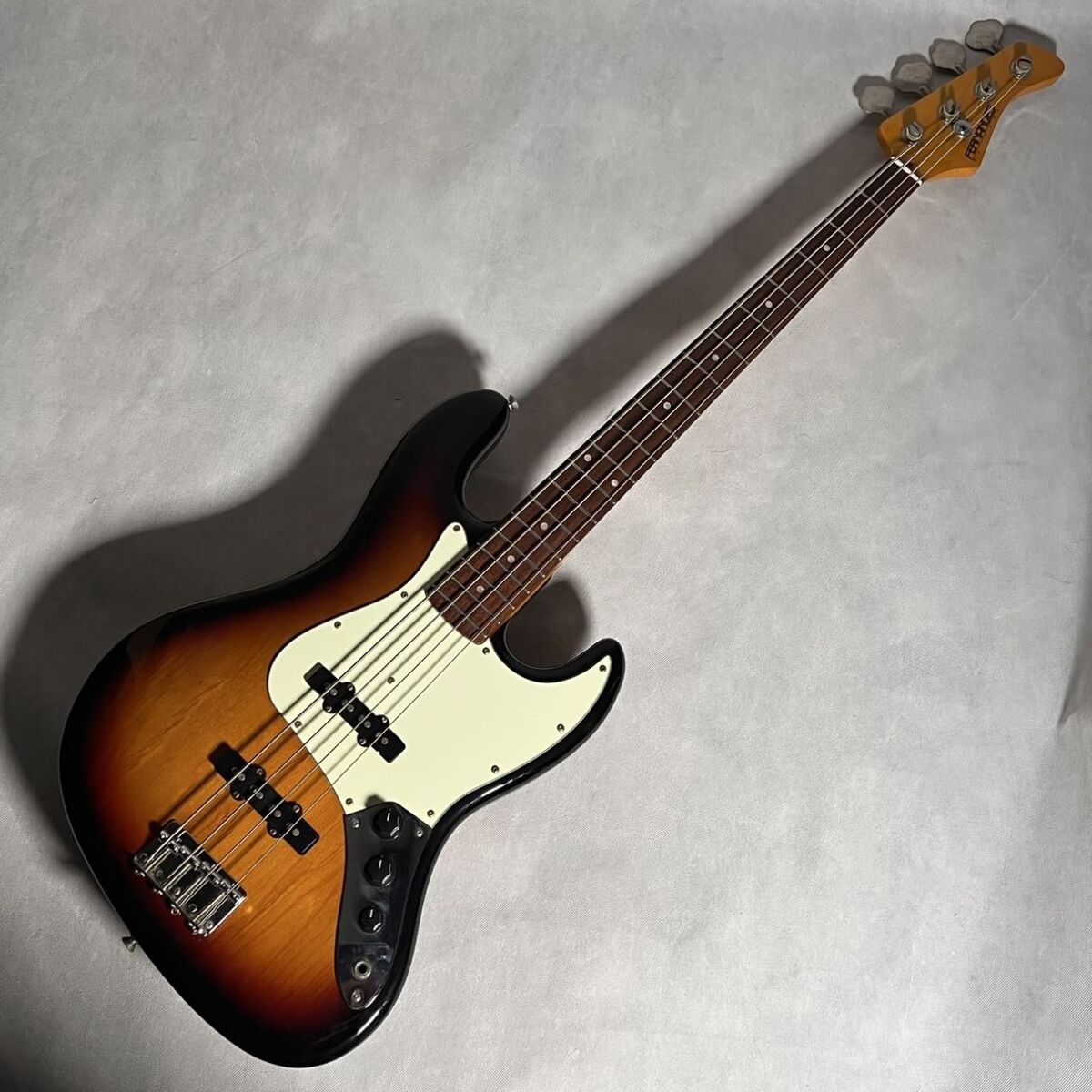 Music Gear Setup by brandon_chen featuring Fernandes RJB-380