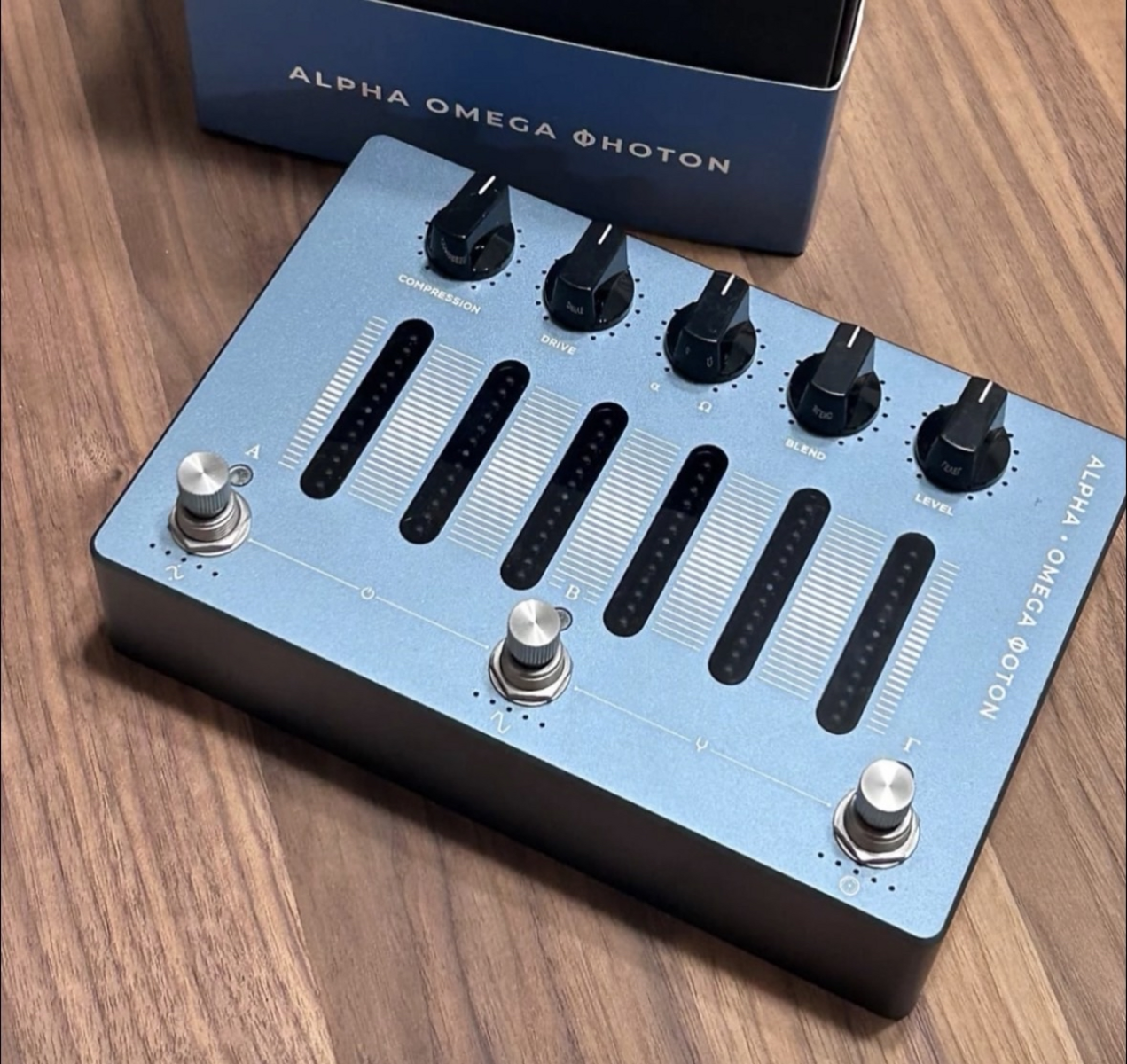 Pedalboard by martin_castro featuring Darkglass Electronics Alpha-Omega Photon Bass Distortion/Compression