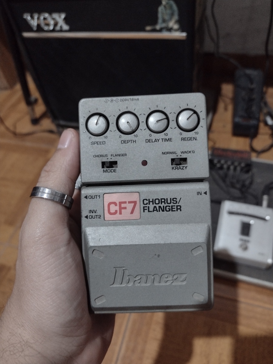 Pedalboard by ernesto_e_mendez featuring Ibanez Tone-Lok CF7 Chorus Flanger Pedal