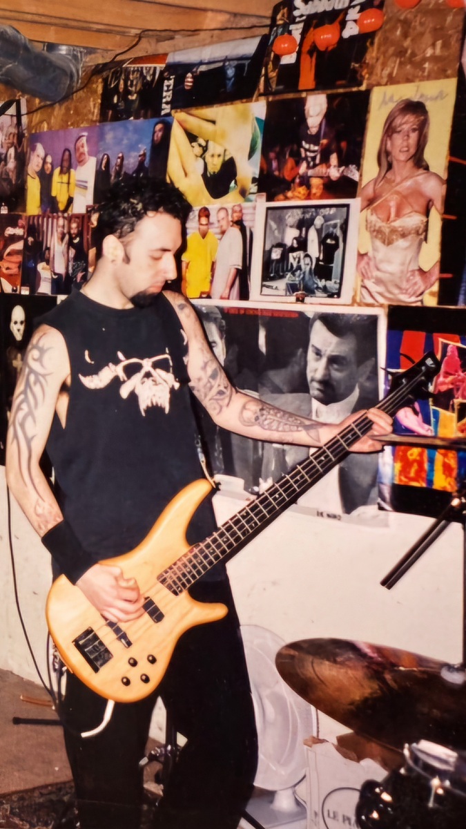 Studio Setup by johnny_t featuring Ibanez SR400, EMG PX Active Ceramic P-Bass Pickup Black, and D'Addario EXL165 Nickel Wound 45-105 and 2 more pieces of gear