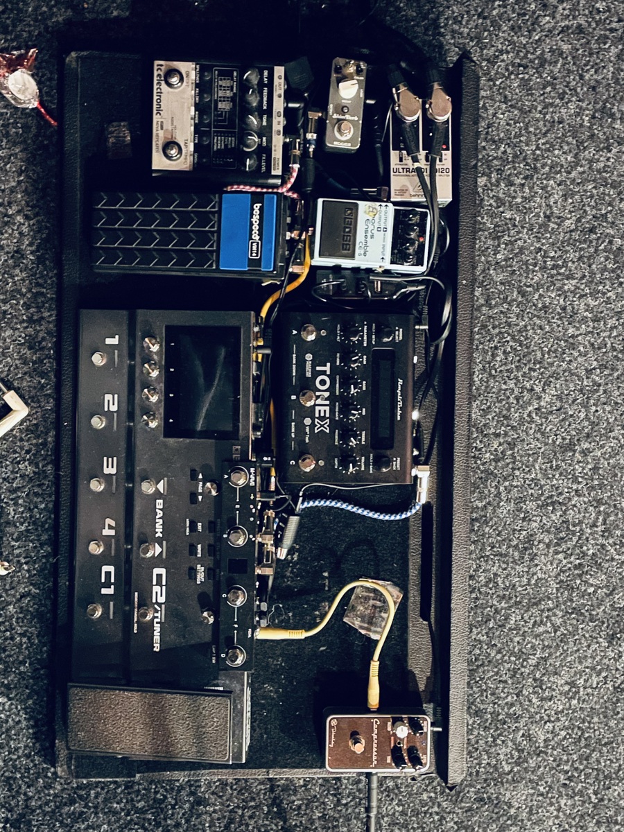 Metal Pedalboard by m1sauk featuring Boss GX-100 Guitar Multi-effects Pedal, Bespeco VM14 Volume Pedal, and Boss CE-5 Chorus Ensemble and 8 more pieces of gear