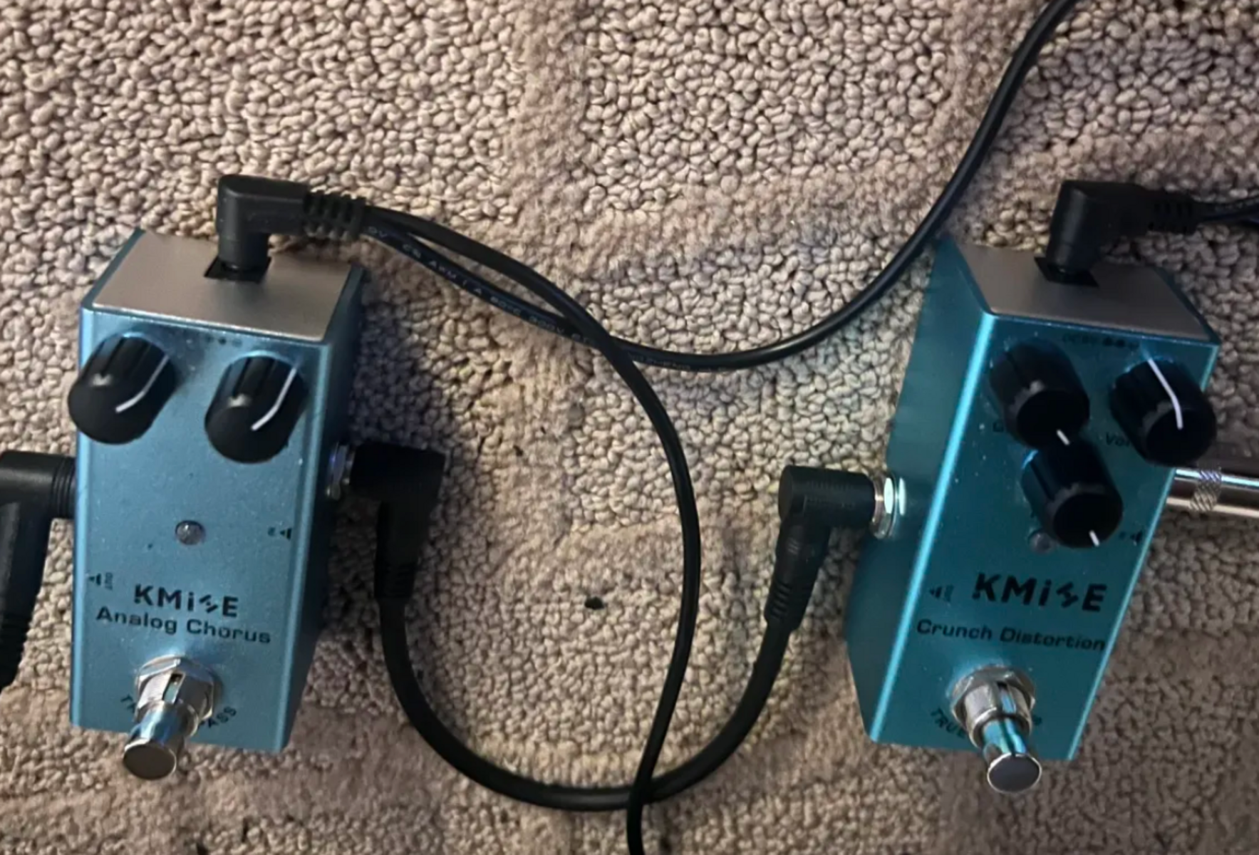 Music Gear Setup by spergistan featuring Kmise Crunch Distortion and Kmise Analog Chorus