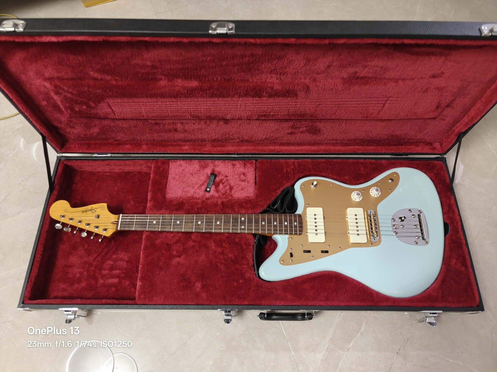 Music Gear Setup by matrixc7 featuring Squier Classic Vibe '60s Jazzmaster Limited Edition