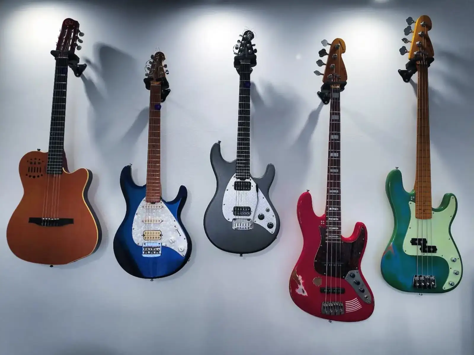 Blues Music Gear Setup by bojketic featuring Godin Multiac ACS-SA, Ernie Ball Music Man SUB 1 Guitar HH, and Ernie Ball Music Man Silhouette Special and 1 more piece of gear