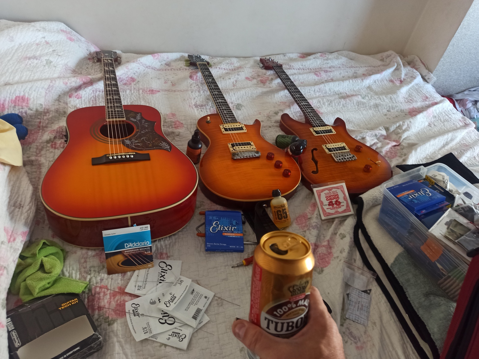 Metal Music Gear Setup by hakanbaysal featuring Epiphone Hummingbird Pro, PRS SE Bernie Marsden, and PRS SE Custom 22 Semi-Hollow and 4 more pieces of gear