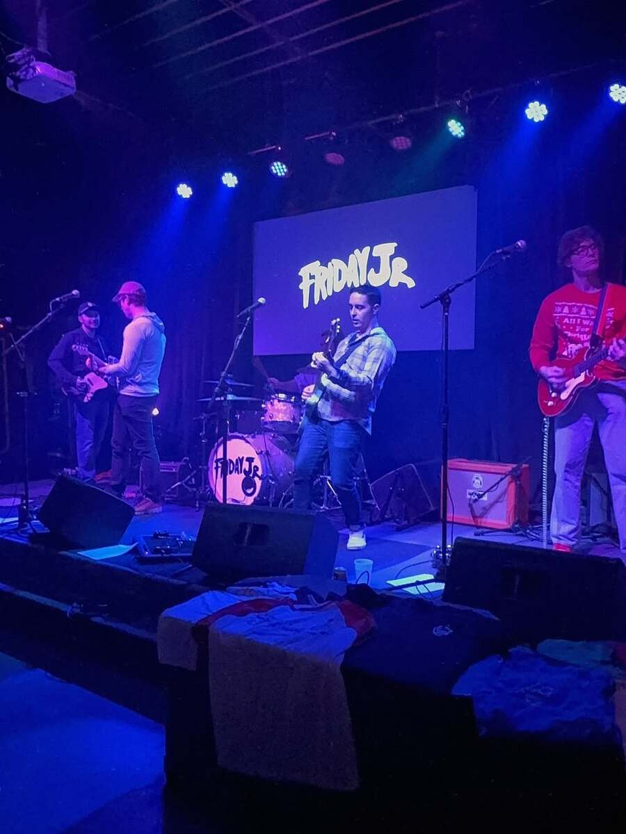 Fender Music Gear Setup by nicholas_poprocky featuring Harmony Comet and Fender Hot Rod Deluxe III