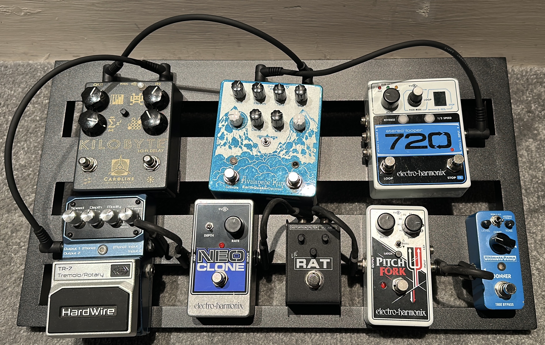 Pedalboard by b_m5 featuring Donner Ultimate Comp, Electro-Harmonix Pitch Fork, and Pro Co Lil' Rat and 5 more pieces of gear