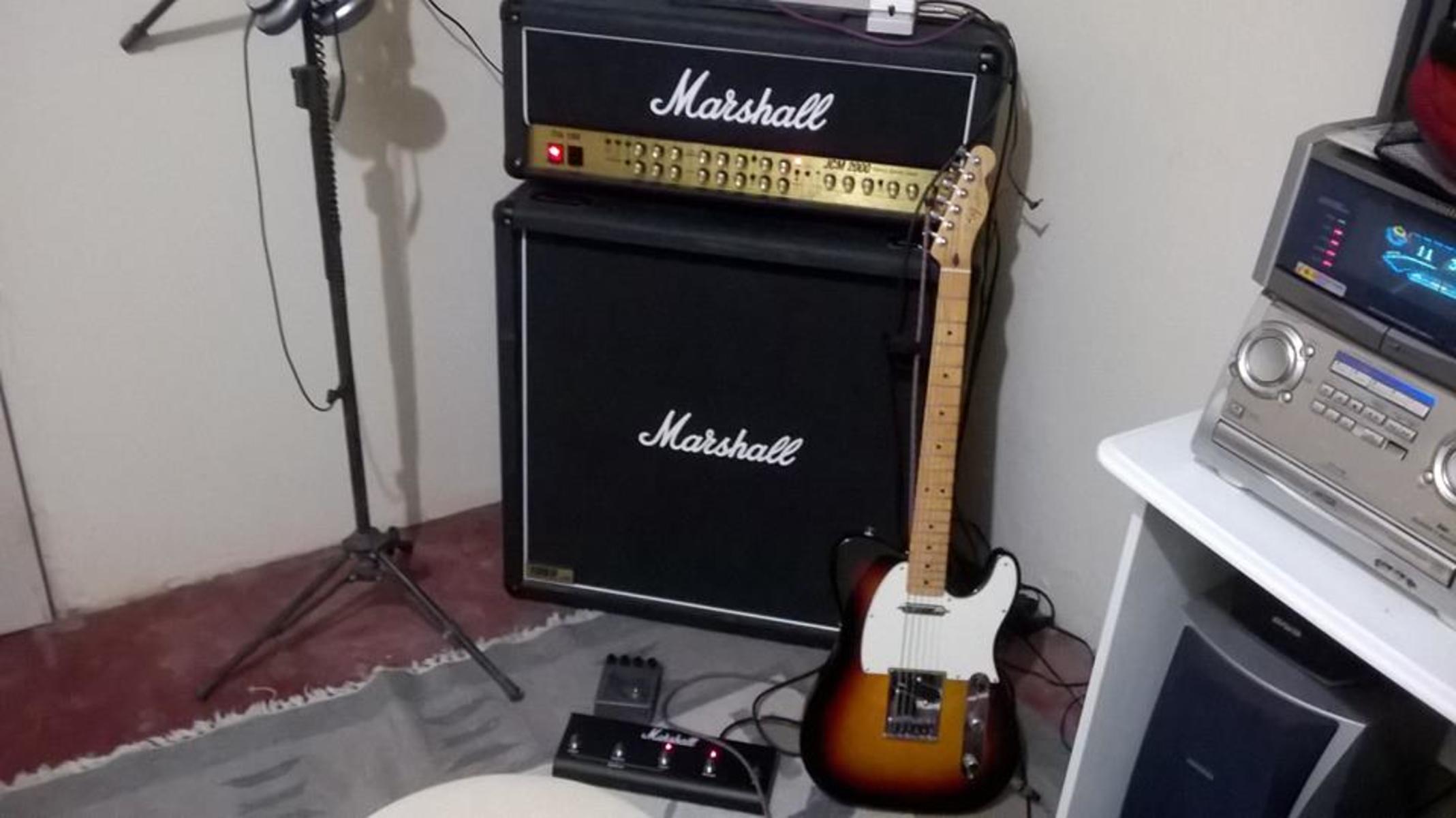 caveira's music gear photo