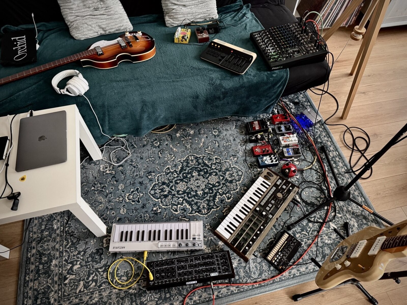 Pedalboard by lay_sea featuring Telepathic Instruments Orchid ORC-1, Korg MicroKORG, and Korg Volca Beats and 13 more pieces of gear