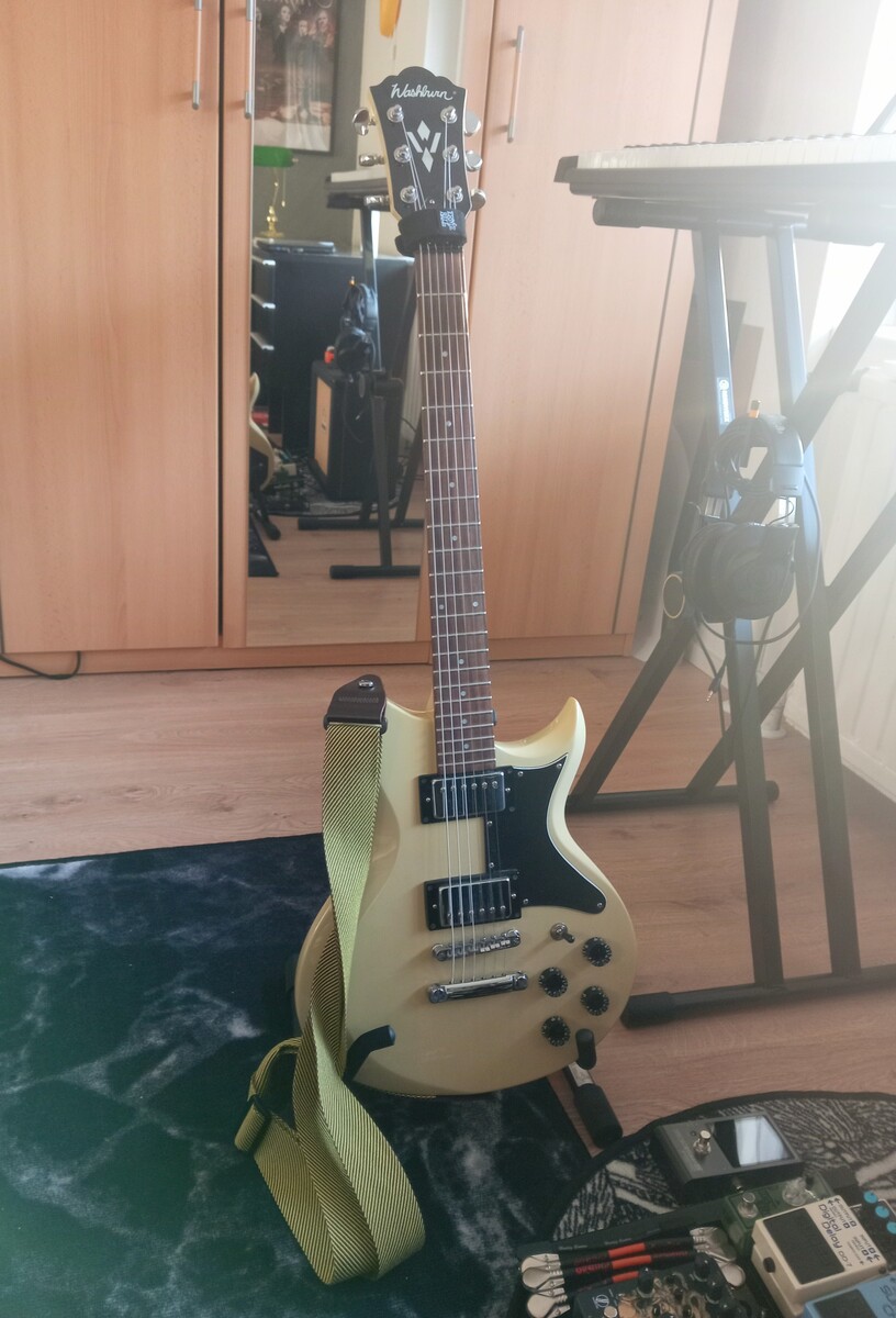 Music Gear Setup by heirofthenorthernstar featuring Washburn WI64 Electric Guitar