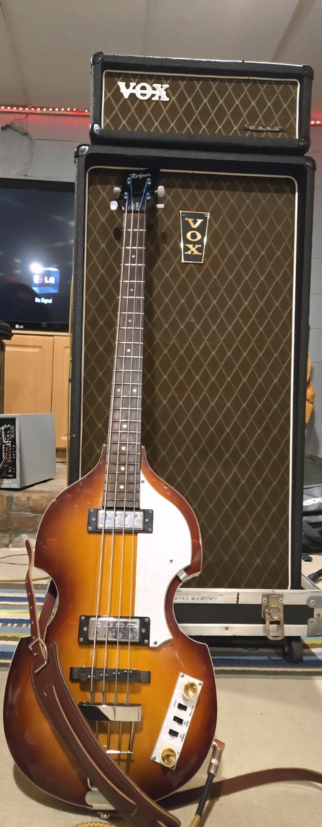 Höfner Amp Rig by itsristy featuring Vox T-60 Cab and Höfner 500/1 Ignition